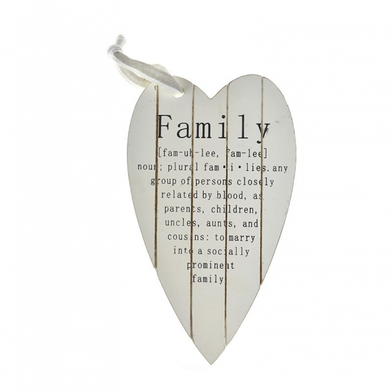 Tábla FAMILY felirat fa szív alakú H29*17 akasztós fehér DK