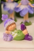 Figura kisfiúpoly 10,3*7,1cm fekvő levendulával